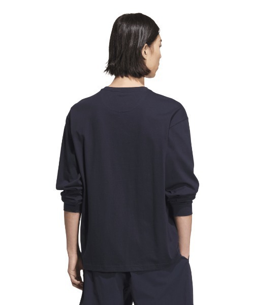 adidas(アディダス)の「アディダス adidas エッセンシャルズ プラス ルーズフィット スモールロゴ 長袖Tシャツ(Tシャツ/カットソー・メンズ・ネイビー/ブラック・S/M/L/LL/3L)」の3枚目の写真