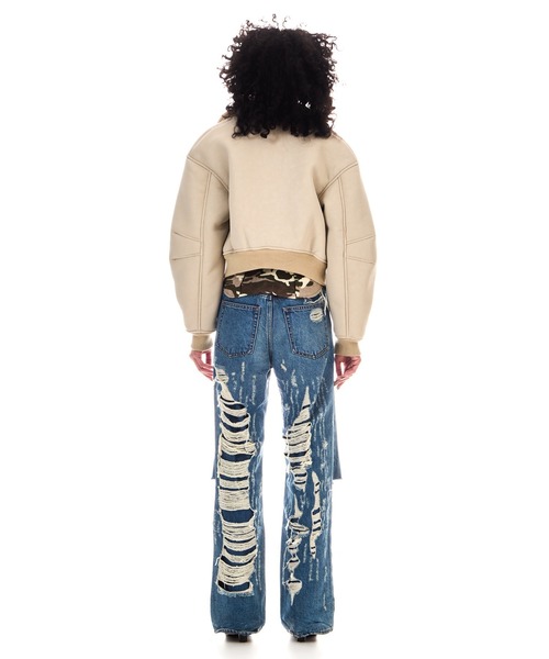 BEEDEN（ビーデン）の「DROP SHOULDER FAUX MOUTON JACKET（ムートンコート・レディース・アイボリー/ブラック・SMALL/MEDIUM）」の17枚目の写真