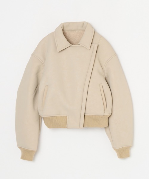 BEEDEN（ビーデン）の「DROP SHOULDER FAUX MOUTON JACKET（ムートンコート・レディース・アイボリー/ブラック・SMALL/MEDIUM）」の9枚目の写真