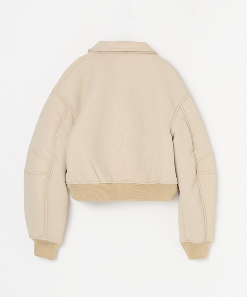 BEEDEN（ビーデン）の「DROP SHOULDER FAUX MOUTON JACKET（ムートンコート・レディース・アイボリー/ブラック・SMALL/MEDIUM）」の10枚目の写真