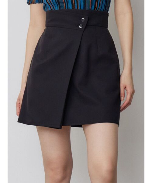 MURUA(ムルーア)の「【接触冷感】ラップライクミニスカート【セットアップ着用可】(スカート・レディース・グレー/ベージュ/ブラック/ブルー・1/2)」の2枚目の写真