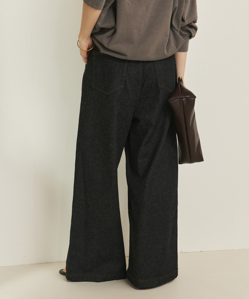 plage(プラージュ)の「linen mix tuck デニムパンツ(デニムパンツ・レディース・ブラック・34/36/38)」の15枚目の写真