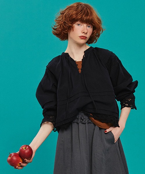 studio CLIP(スタディオクリップ)の「【Limited Line】バテンレースギャザーブラウス(シャツ/ブラウス・レディース・ブラック/ベージュ・FREE)」の1枚目の写真