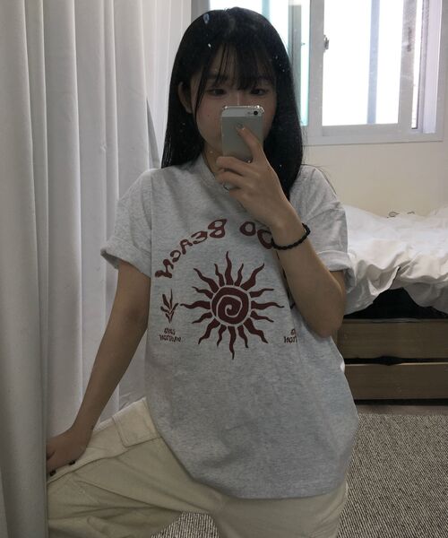 COSO(コソ)の「CCビーチアートワーク半袖Tシャツ(6色)(Tシャツ/カットソー・レディース・ホワイト/ライトグレー/ネイビー/バーガンディー/グレー/ブラック・SMALL/MEDIUM/LARGE)」の13枚目の写真