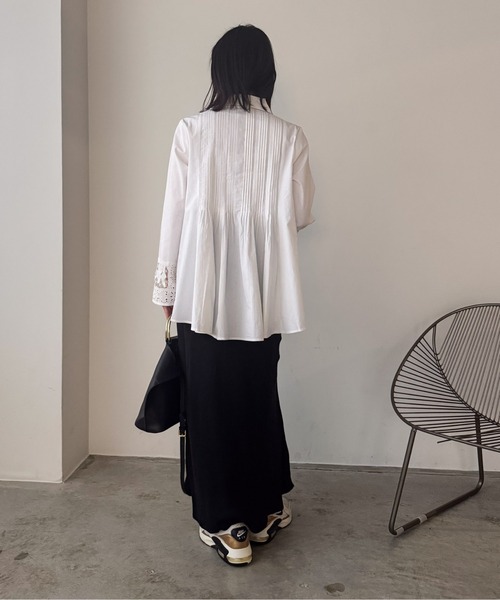 Pqran(クラン)の「カットワーク刺繍BL(シャツ/ブラウス・レディース・ブラック/オフホワイト・FREE)」の6枚目の写真
