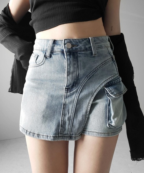 me+em select(ミームセレクト)の「※※【 2color / 4size 】カーゴポケットレイヤードデニムミニスカパン / cargo pocket layered denim mini skirt pants(デニムパンツ・レディース・ブルー/ブラック・MEDIUM/SMALL/X-LARGE/LARGE)」の1枚目の写真