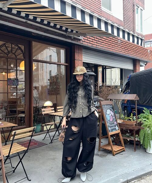 GILAARCHIVE（ギラアーカイブ）の「STITCHED BOLD LOGO SWEAT PANTS_BLACK（スウェットパンツ・レディース・その他・SMALL/MEDIUM）」の8枚目の写真