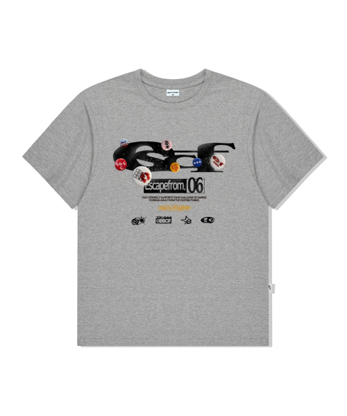 ESCAPEFROM(エスケープフロム)の「ピンボタン ESCF ロゴ コラージュプリント オーバーサイズ 半袖Tシャツ ブラック(Tシャツ/カットソー・レディース・その他・SMALL/MEDIUM/LARGE)」の3枚目の写真