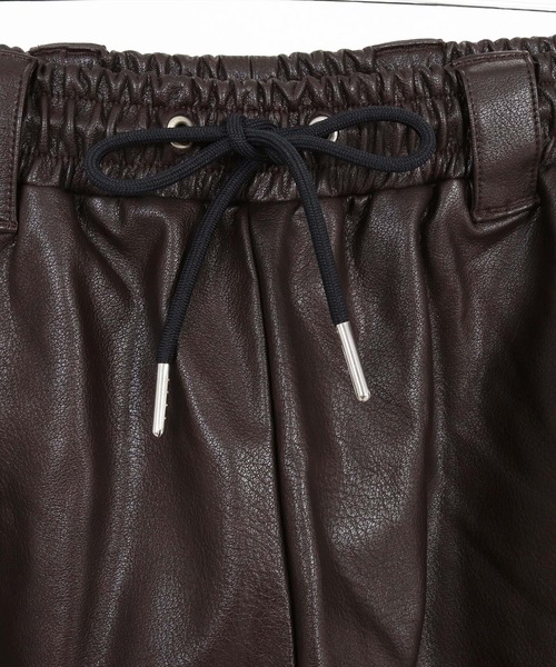 GLIMCLAP(グリムクラップ)の「mp14924- Synthetic Leather Shorts レザーショートパンツ(202-031-gls-cg)(その他パンツ・メンズ・ブラウン/ブラック系その他/ブラック/ブラウン系その他・S/M/L)」の6枚目の写真