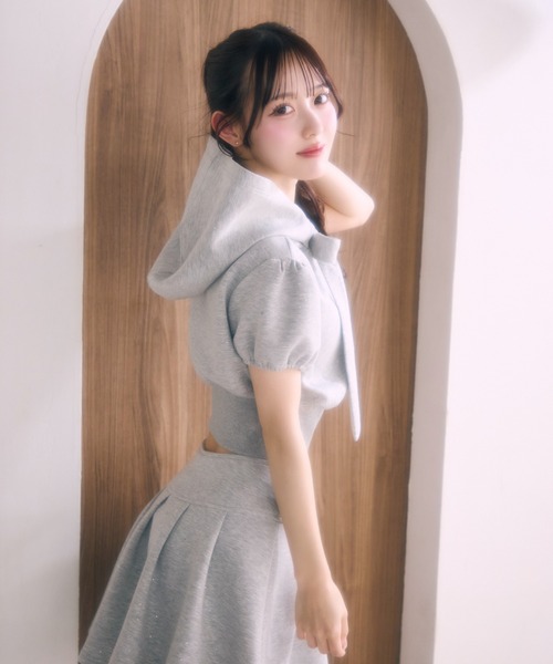 TITTY&CO.(ティティーアンドコー)の「フロントリボンラメスウェットセットアップ(セットアップ・レディース・グレー/ブラック・FREE)」の11枚目の写真