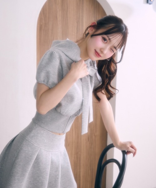 TITTY&CO.(ティティーアンドコー)の「フロントリボンラメスウェットセットアップ(セットアップ・レディース・グレー/ブラック・FREE)」の14枚目の写真