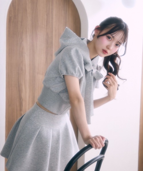 TITTY&CO.(ティティーアンドコー)の「フロントリボンラメスウェットセットアップ(セットアップ・レディース・グレー/ブラック・FREE)」の21枚目の写真