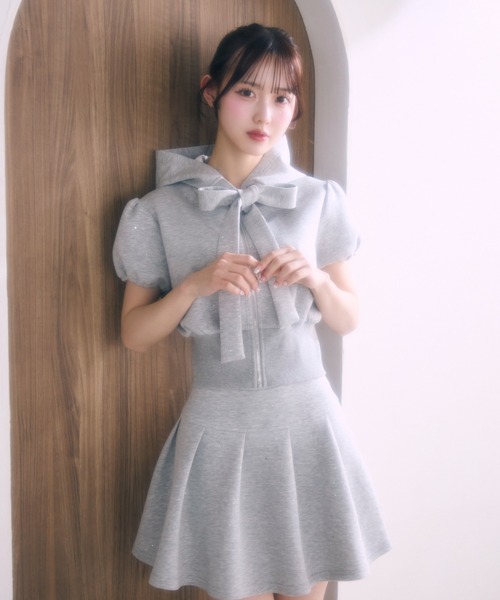 TITTY&CO.(ティティーアンドコー)の「フロントリボンラメスウェットセットアップ(セットアップ・レディース・グレー/ブラック・FREE)」の12枚目の写真