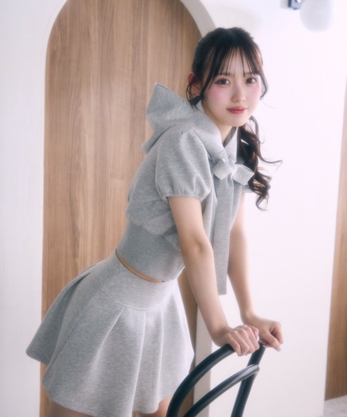 TITTY&CO.(ティティーアンドコー)の「フロントリボンラメスウェットセットアップ(セットアップ・レディース・グレー/ブラック・FREE)」の17枚目の写真