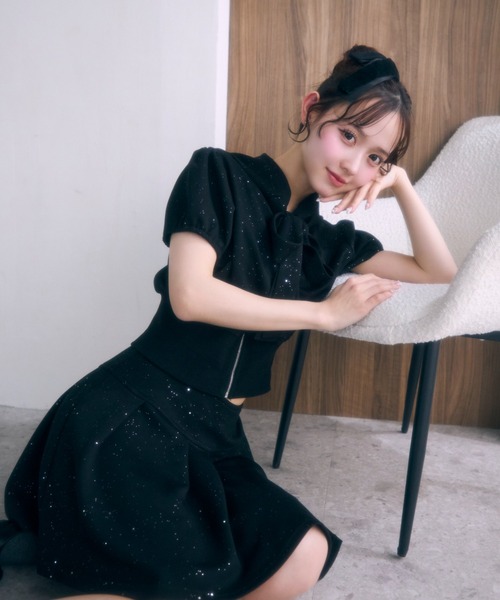 TITTY&CO.(ティティーアンドコー)の「フロントリボンラメスウェットセットアップ(セットアップ・レディース・グレー/ブラック・FREE)」の8枚目の写真