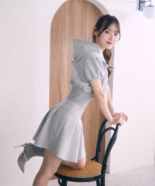 TITTY&CO.(ティティーアンドコー)の「フロントリボンラメスウェットセットアップ(セットアップ・レディース・グレー/ブラック・FREE)」の19枚目の写真