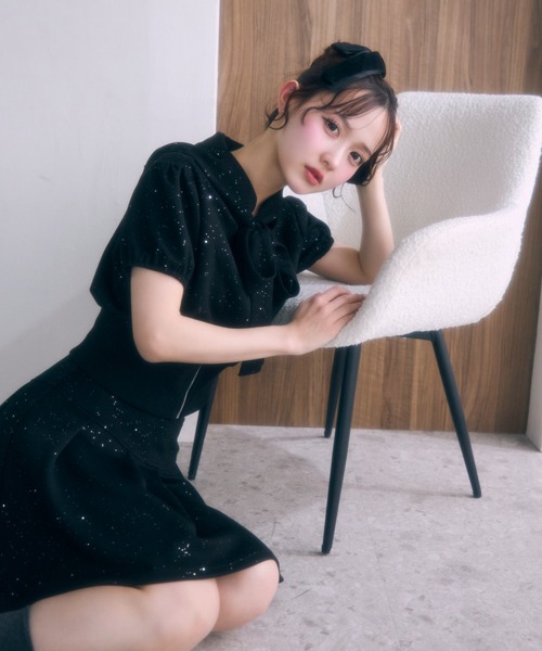 TITTY&CO.(ティティーアンドコー)の「フロントリボンラメスウェットセットアップ(セットアップ・レディース・グレー/ブラック・FREE)」の6枚目の写真