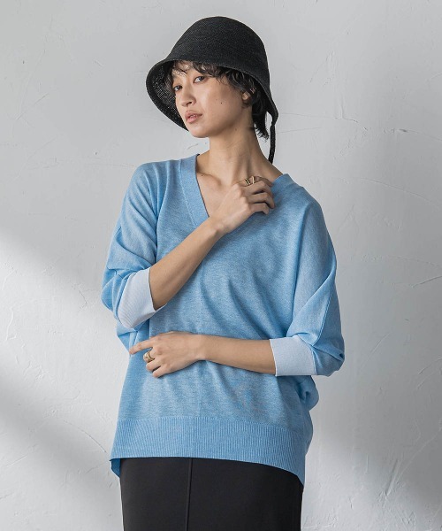 MAYSON GREY(メイソングレイ)の「LEVITA配色Vネックドルマンニットプルオーバー(ニット/セーター・レディース・オフホワイト/ブラウン/ブルー/オレンジ・M)」の3枚目の写真