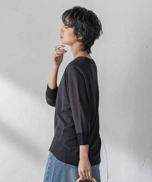 MAYSON GREY(メイソングレイ)の「LEVITA配色Vネックドルマンニットプルオーバー(ニット/セーター・レディース・オフホワイト/ブラウン・M)」の4枚目の写真