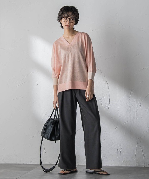 MAYSON GREY(メイソングレイ)の「LEVITA配色Vネックドルマンニットプルオーバー(ニット/セーター・レディース・オフホワイト/ブラウン・M)」の13枚目の写真