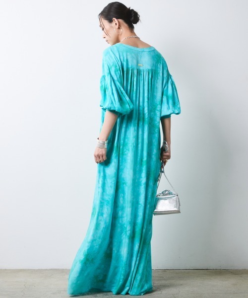 CHIC STYLE(シックスタイル)の「スキッパームラ染ロングワンピース<大きいサイズ有>シックスタイル(ワンピース・レディース・ターコイズブルー系/ベージュ系・M/L/LL/3L/4L/5L)」の3枚目の写真