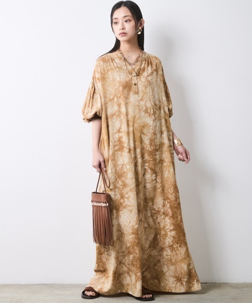 CHIC STYLE(シックスタイル)の「スキッパームラ染ロングワンピース<大きいサイズ有>シックスタイル(ワンピース・レディース・ターコイズブルー系/ベージュ系・M/L/LL/3L/4L/5L)」の8枚目の写真