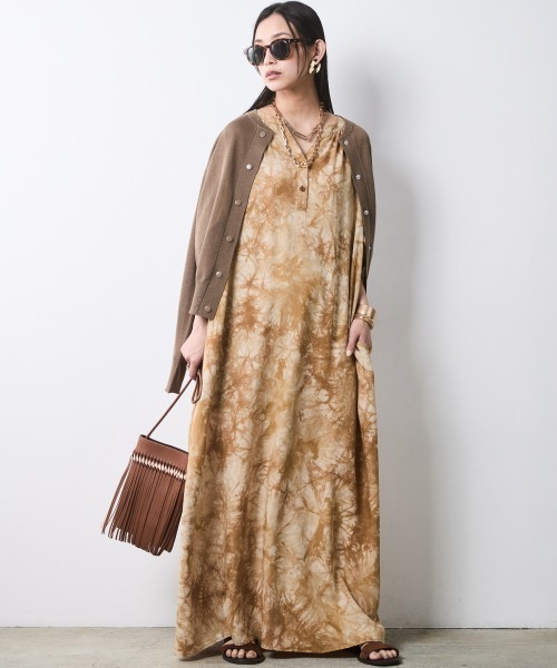 CHIC STYLE(シックスタイル)の「スキッパームラ染ロングワンピース<大きいサイズ有>シックスタイル(ワンピース・レディース・ターコイズブルー系/ベージュ系・M/L/LL/3L/4L/5L)」の11枚目の写真