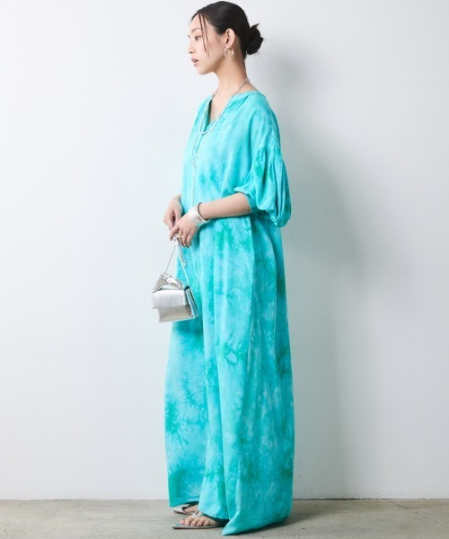 CHIC STYLE(シックスタイル)の「スキッパームラ染ロングワンピース<大きいサイズ有>シックスタイル(ワンピース・レディース・ターコイズブルー系/ベージュ系・M/L/LL/3L/4L/5L)」の13枚目の写真