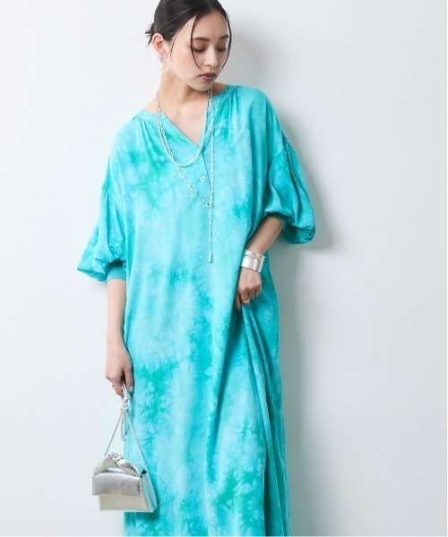 CHIC STYLE(シックスタイル)の「スキッパームラ染ロングワンピース<大きいサイズ有>シックスタイル(ワンピース・レディース・ターコイズブルー系/ベージュ系・M/L/LL/3L/4L/5L)」の14枚目の写真