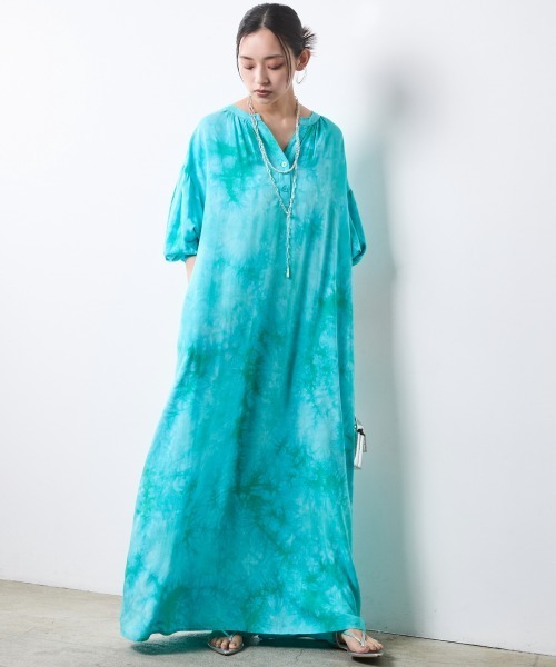 CHIC STYLE(シックスタイル)の「スキッパームラ染ロングワンピース<大きいサイズ有>シックスタイル(ワンピース・レディース・ターコイズブルー系/ベージュ系・M/L/LL/3L/4L/5L)」の16枚目の写真