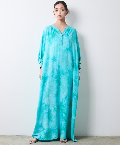 CHIC STYLE(シックスタイル)の「スキッパームラ染ロングワンピース<大きいサイズ有>シックスタイル(ワンピース・レディース・ターコイズブルー系/ベージュ系・M/L/LL/3L/4L/5L)」の18枚目の写真