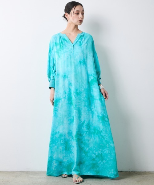 CHIC STYLE(シックスタイル)の「スキッパームラ染ロングワンピース<大きいサイズ有>シックスタイル(ワンピース・レディース・ターコイズブルー系/ベージュ系・M/L/LL/3L/4L/5L)」の19枚目の写真