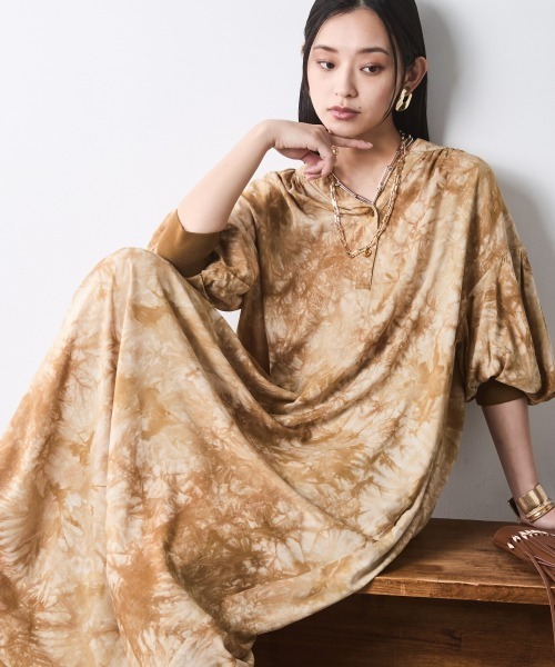 CHIC STYLE(シックスタイル)の「スキッパームラ染ロングワンピース<大きいサイズ有>シックスタイル(ワンピース・レディース・ターコイズブルー系/ベージュ系・M/L/LL/3L/4L/5L)」の22枚目の写真
