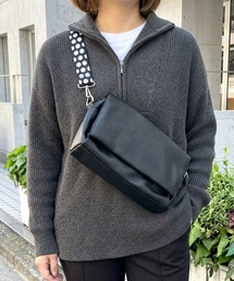 【ALTROSE】アルトローズ 2way フラップ ボディバッグ ショルダー バッグ 長方形 810097