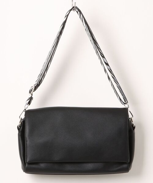 ALTROSE（アルトローズ）の「【ALTROSE】アルトローズ 2way フラップ ボディバッグ ショルダー バッグ 長方形 810097（ショルダーバッグ・レディース・ブラック/ドット/ゼブラ・FREE）」の8枚目の写真