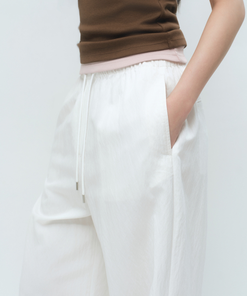 MUSINSA STANDARD WOMAN（ムシンサスタンダードウーマン）の「ウィメンズRNワイドバンディングパンツ[ホワイト]（その他パンツ・レディース・その他・X-SMALL/SMALL/MEDIUM/LARGE）」の7枚目の写真