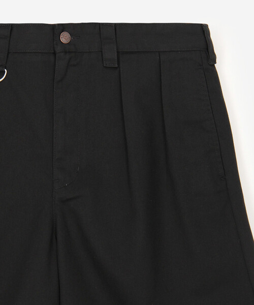SEDAN ALL-PURPOSE(セダンオールパーパス)の「SEDAN ALL-PURPOSE | Dickies / タックワイドショーツ MEN(その他パンツ・メンズ・ダークブラウン/ブラック・M/XL/L)」の6枚目の写真