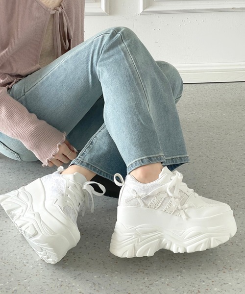 Shoes in Closet(シューズインクローゼット)の「厚底 レース リボン ボリューム スニーカー691(スニーカー・レディース・ブラック/ホワイト・M/L/LL/S)」の18枚目の写真