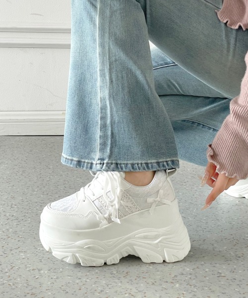 Shoes in Closet(シューズインクローゼット)の「厚底 レース リボン ボリューム スニーカー691(スニーカー・レディース・ブラック/ホワイト・M/L/LL/S)」の22枚目の写真