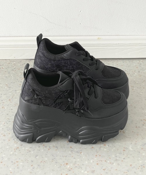 Shoes in Closet(シューズインクローゼット)の「厚底 レース リボン ボリューム スニーカー691(スニーカー・レディース・ブラック/ホワイト・M/L/LL/S)」の6枚目の写真