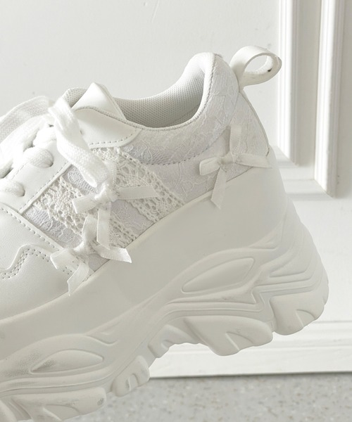 Shoes in Closet(シューズインクローゼット)の「厚底 レース リボン ボリューム スニーカー691(スニーカー・レディース・ブラック/ホワイト・M/L/LL/S)」の15枚目の写真