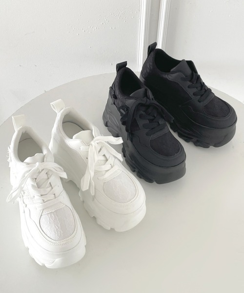 Shoes in Closet(シューズインクローゼット)の「厚底 レース リボン ボリューム スニーカー691(スニーカー・レディース・ブラック/ホワイト・M/L/LL/S)」の11枚目の写真