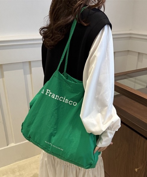 NANEA(ナネア)の「ロゴプリント ビッグトートバッグ(トートバッグ・レディース・ブラック/アイボリー/ブルー/レッド/グリーン/ホワイト・FREE)」の11枚目の写真