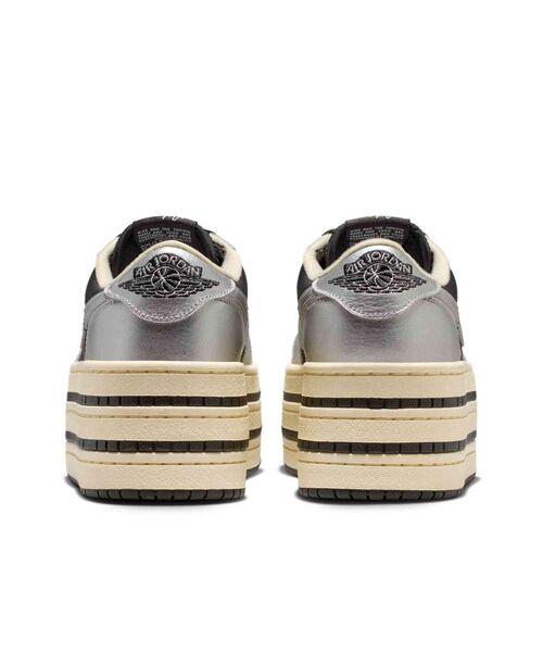 JORDAN BRAND(ジョーダンブランド)の「エア ジョーダン 1 トリプル スタック ウィメンズシューズ / Air Jordan 1 Triple Stack Women's Shoes HV8288-001 Metallic Silver(スニーカー・レディース・シルバー・24/24.5/25/25.5/26/22/22.5/23/23.5)」の8枚目の写真