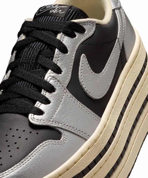 JORDAN BRAND(ジョーダンブランド)の「エア ジョーダン 1 トリプル スタック ウィメンズシューズ / Air Jordan 1 Triple Stack Women's Shoes HV8288-001 Metallic Silver(スニーカー・レディース・シルバー・24/24.5/25/25.5/26/22/22.5/23/23.5)」の9枚目の写真