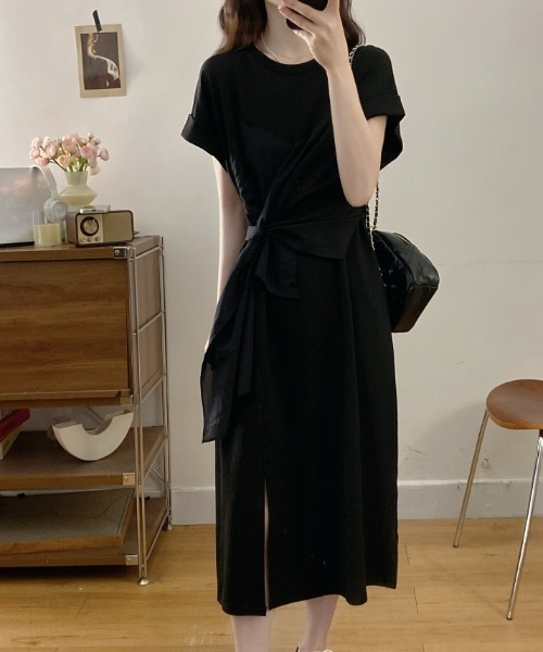 AMAJI(アマジ)の「半袖 ウエストマーク スリット ワンピース(ワンピース・レディース・ブラック/グレー・LARGE/X-LARGE/XX-LARGE)」の4枚目の写真