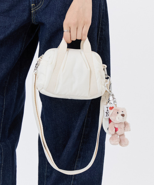 LeSportsac（レスポートサック）の「SHEEN MINI DUFFEL ホワイトマシュマロ（ショルダーバッグ・レディース・ホワイト・FREE）」の7枚目の写真