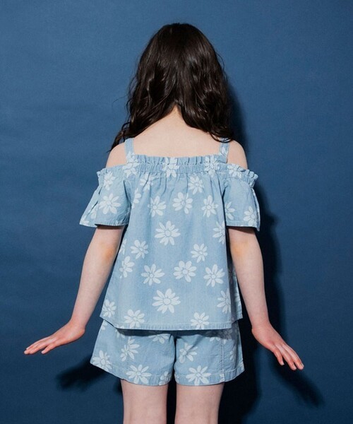 EDWIN(エドウィン)の「【Ou? by EDWIN】肩あきデニムトップス(その他トップス・キッズ・サックスブルー/ブルー・140/110/120/90/150/100/130)」の7枚目の写真