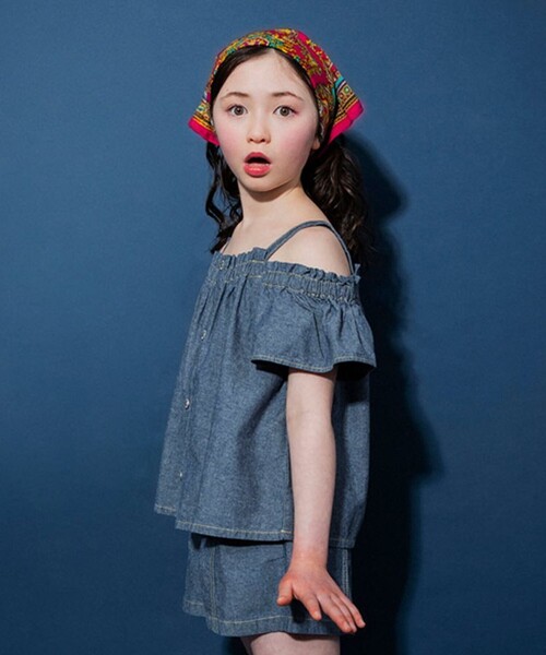 EDWIN(エドウィン)の「【Ou? by EDWIN】肩あきデニムトップス(その他トップス・キッズ・サックスブルー/ブルー・140/110/120/90/150/100/130)」の12枚目の写真