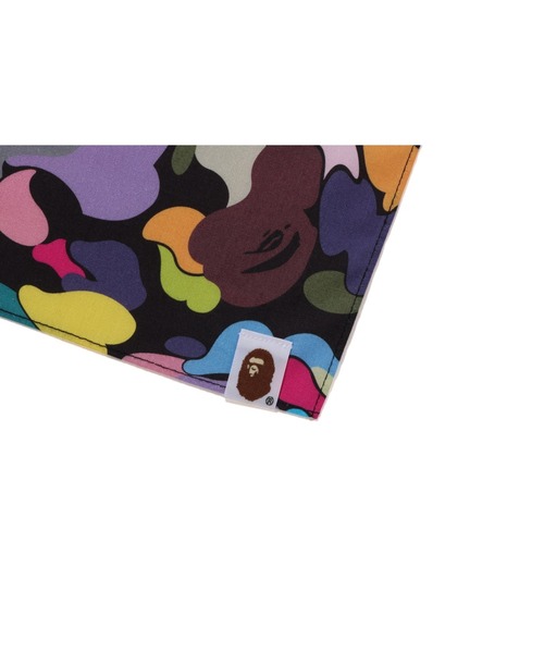 A BATHING APE(アベイシングエイプ)の「MULTI CAMO NYC LOGO BANDANA(バンダナ/スカーフ・メンズ・ブラック/ホワイト・FREE)」の3枚目の写真